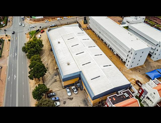 2,200M² WAREHOUSE FOR SALE IN FERNDALE